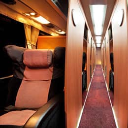 豪華夜行バス「マイ・フローラ」社内風景