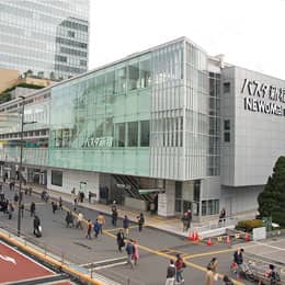 バスタ新宿外観